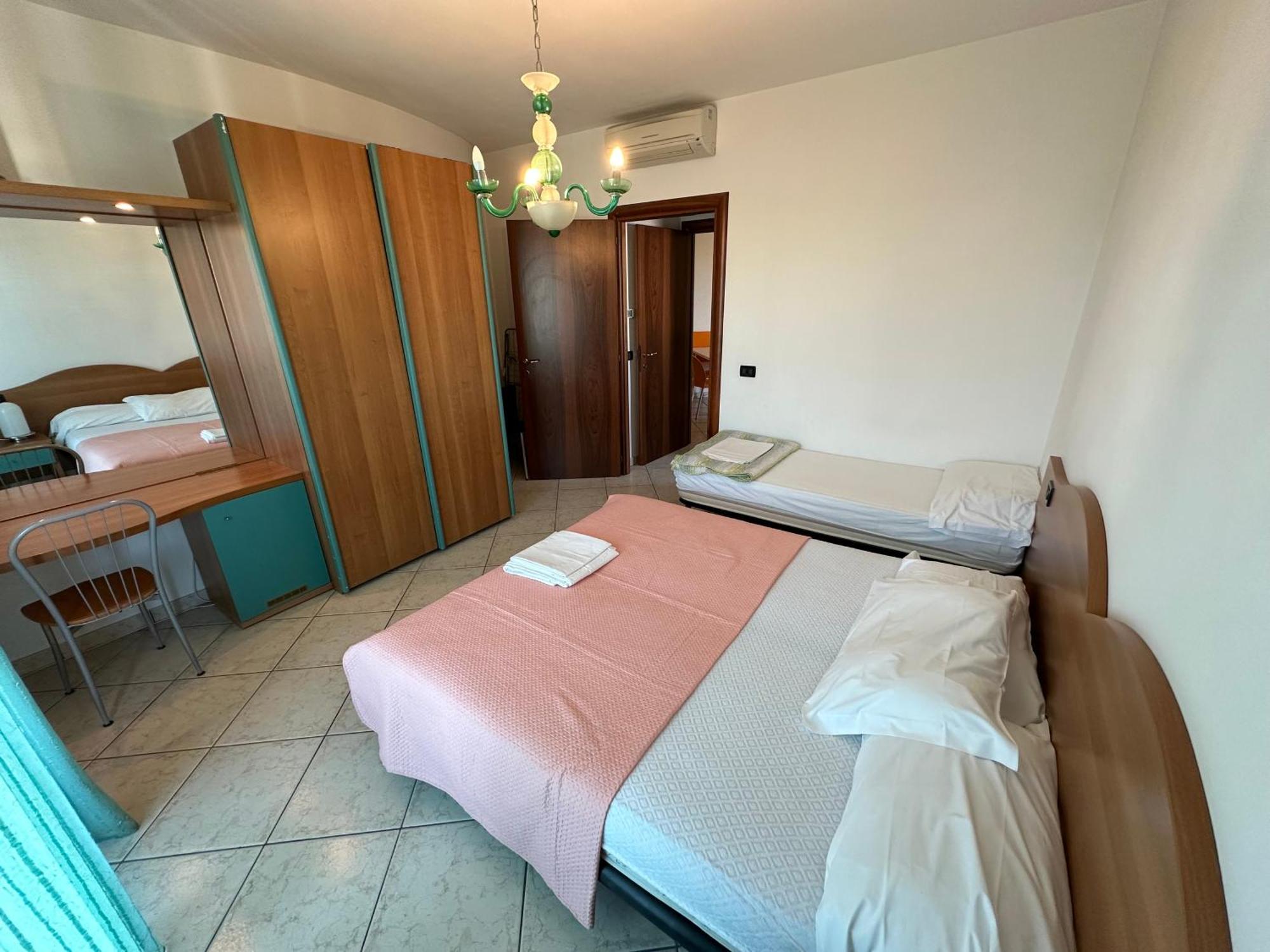 Residence Diana Frontemare - Agenzia Cocal Caorle Buitenkant foto